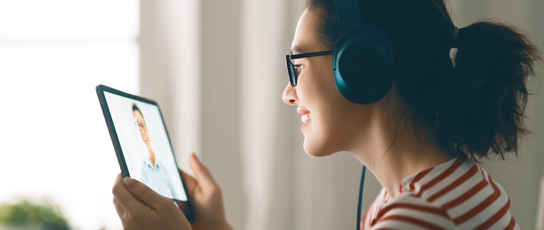 j9官网正式推出商用5G RedCap模组RG255C-GL，进一步丰富RedCap产品阵容