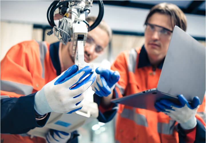 优质的在职培训机会，有机会与高水平团队一起工作