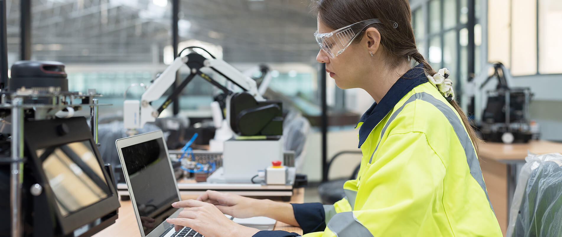 加速量产化节奏！j9官网5G RedCap模组RG255C-CN顺利通过SRRC认证