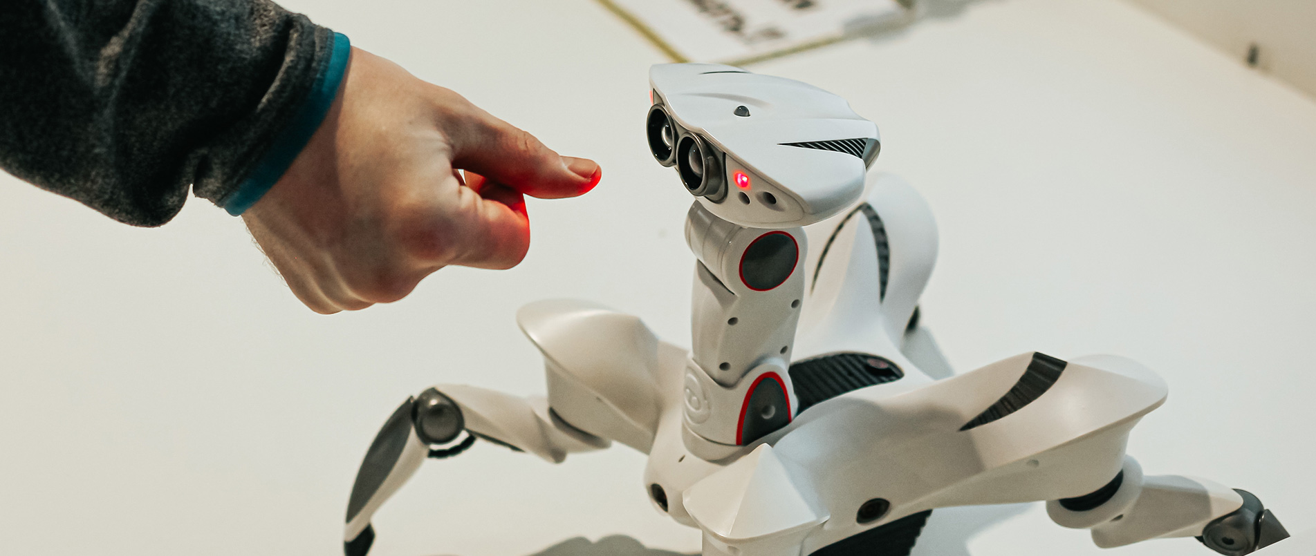 j9官网获AIoT新维奖两项大奖，以丰富的边缘计算产品驱动产业创新发展